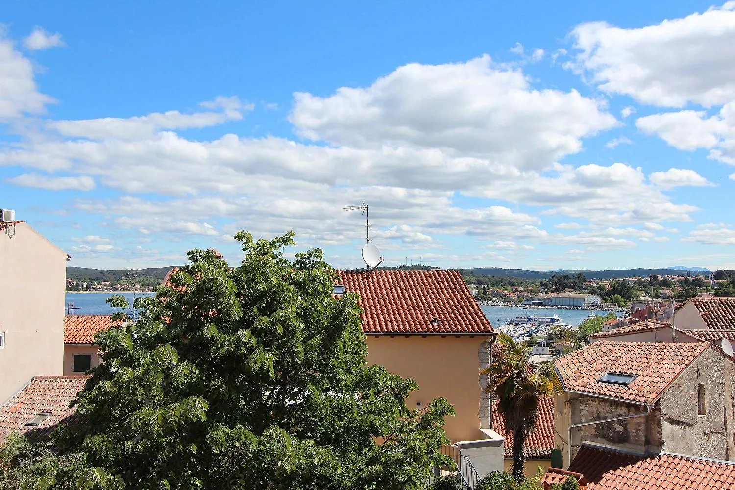 Traumhaftes Studio-Apartment Nur 400 Meter Zum Strand Inmitten Der Altstadt Von Rovinj
